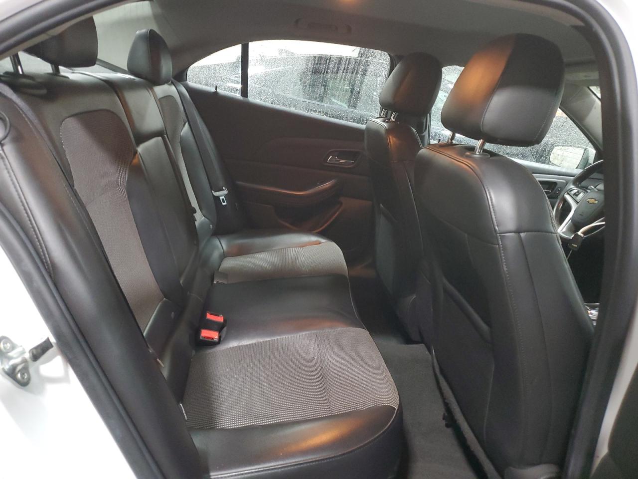 2015 Chevrolet Malibu - Image 10