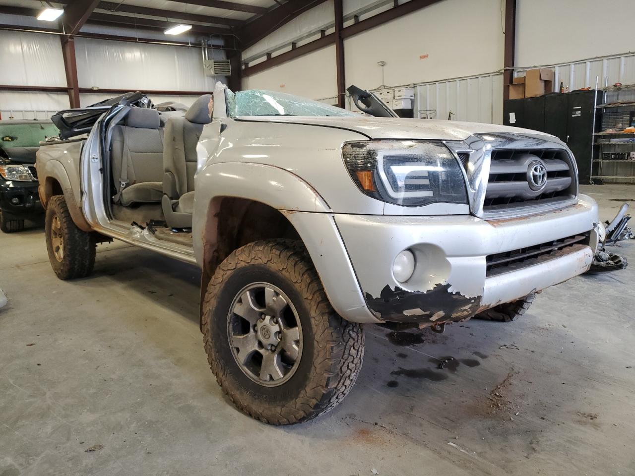2010 Toyota Tacoma - Image 4