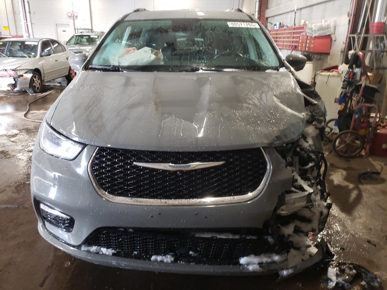 2021 Chrysler Pacifica - Image 5