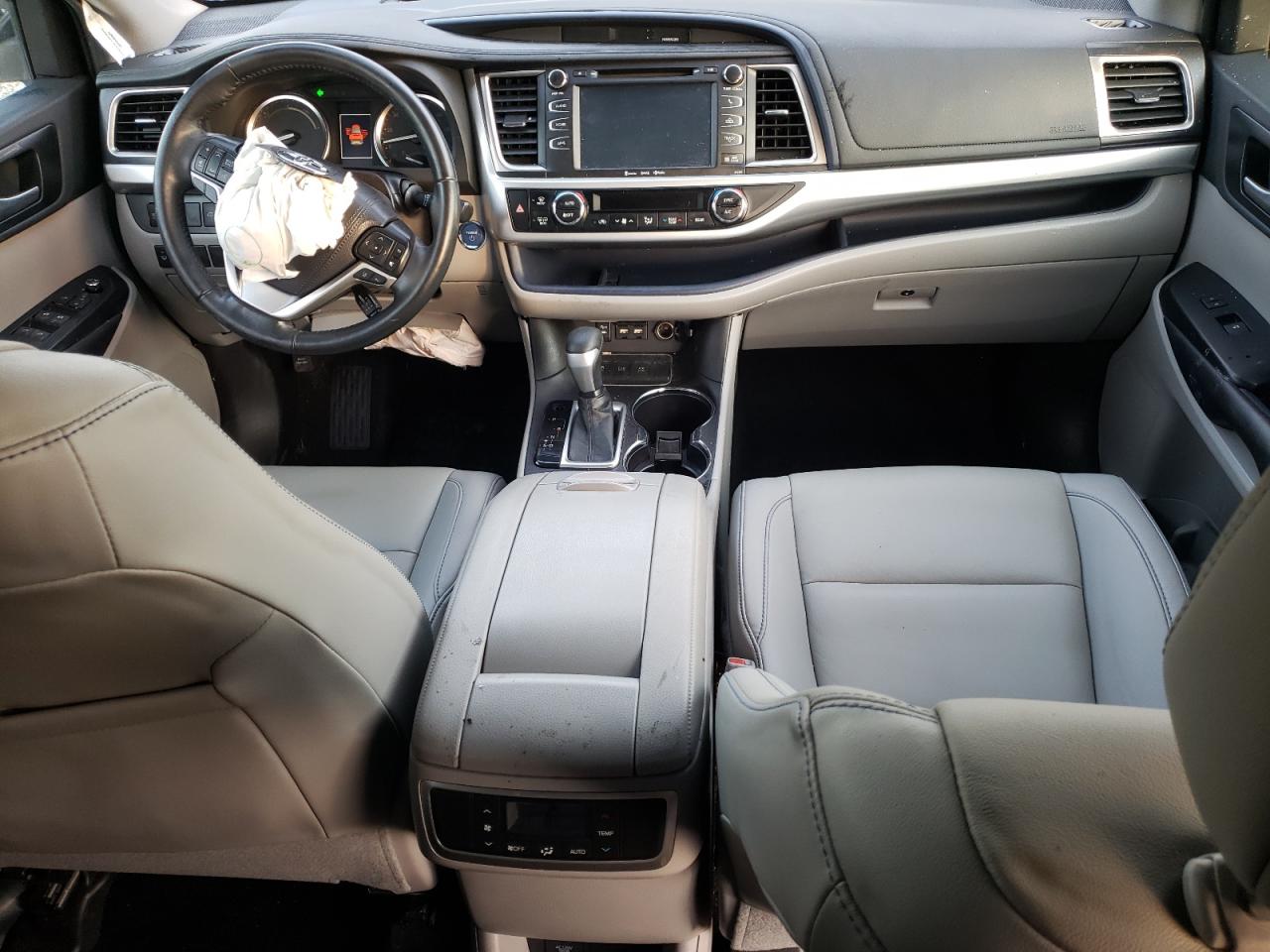 2019 Toyota Highlander - Image 8