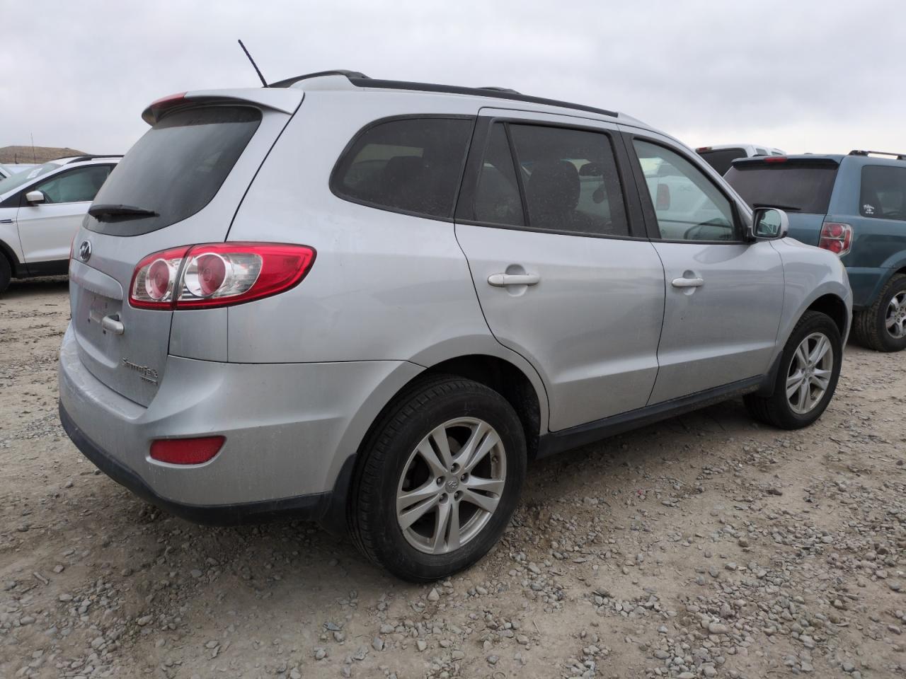 2010 Hyundai Santa Fe - Image 3