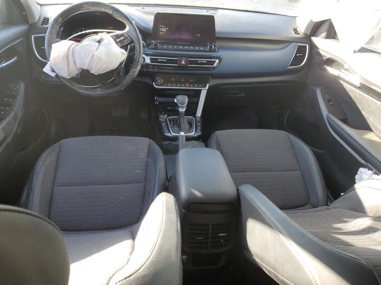 2023 Kia Seltos - Image 8