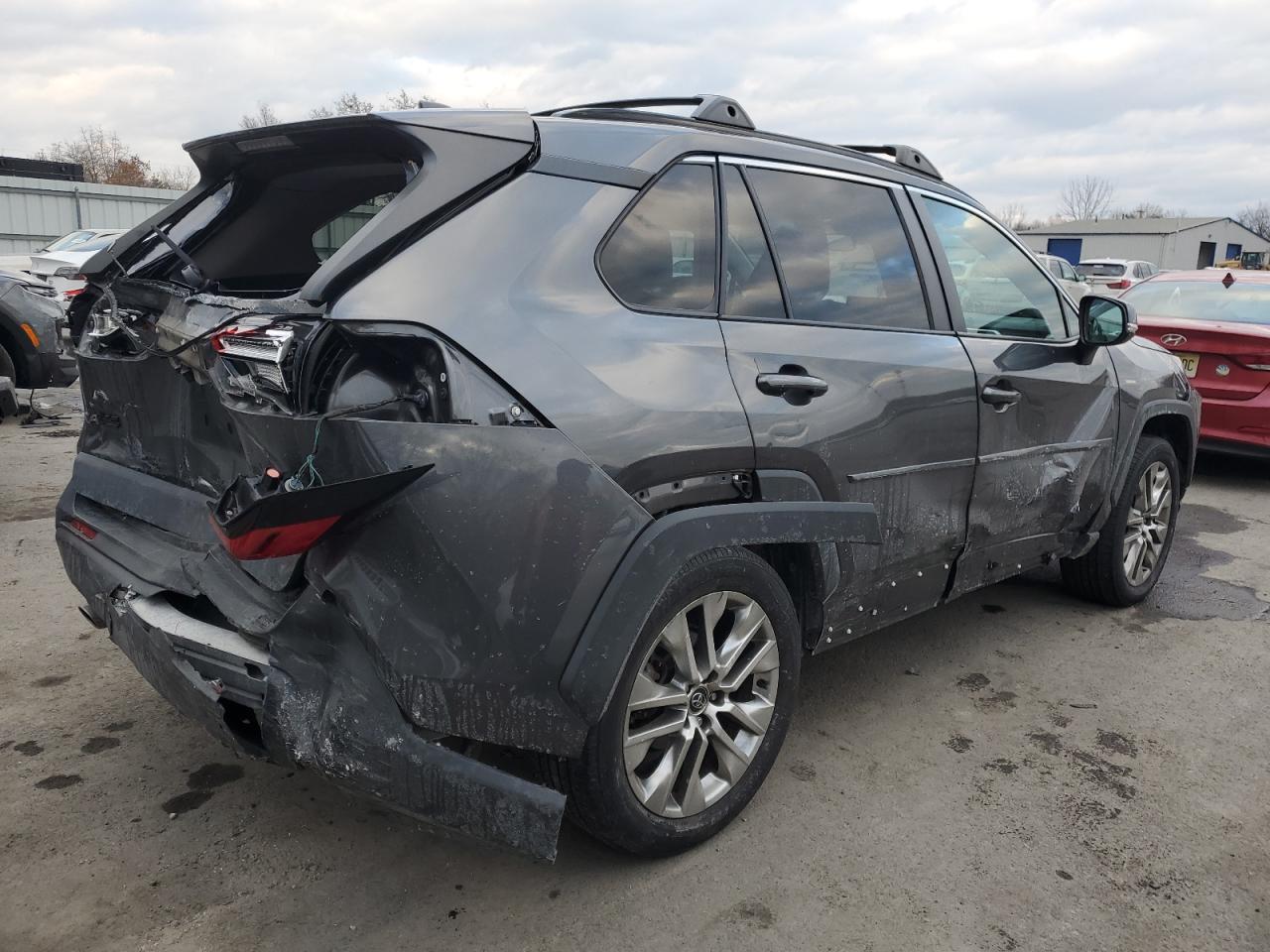 2021 Toyota RAV 4 - Image 3