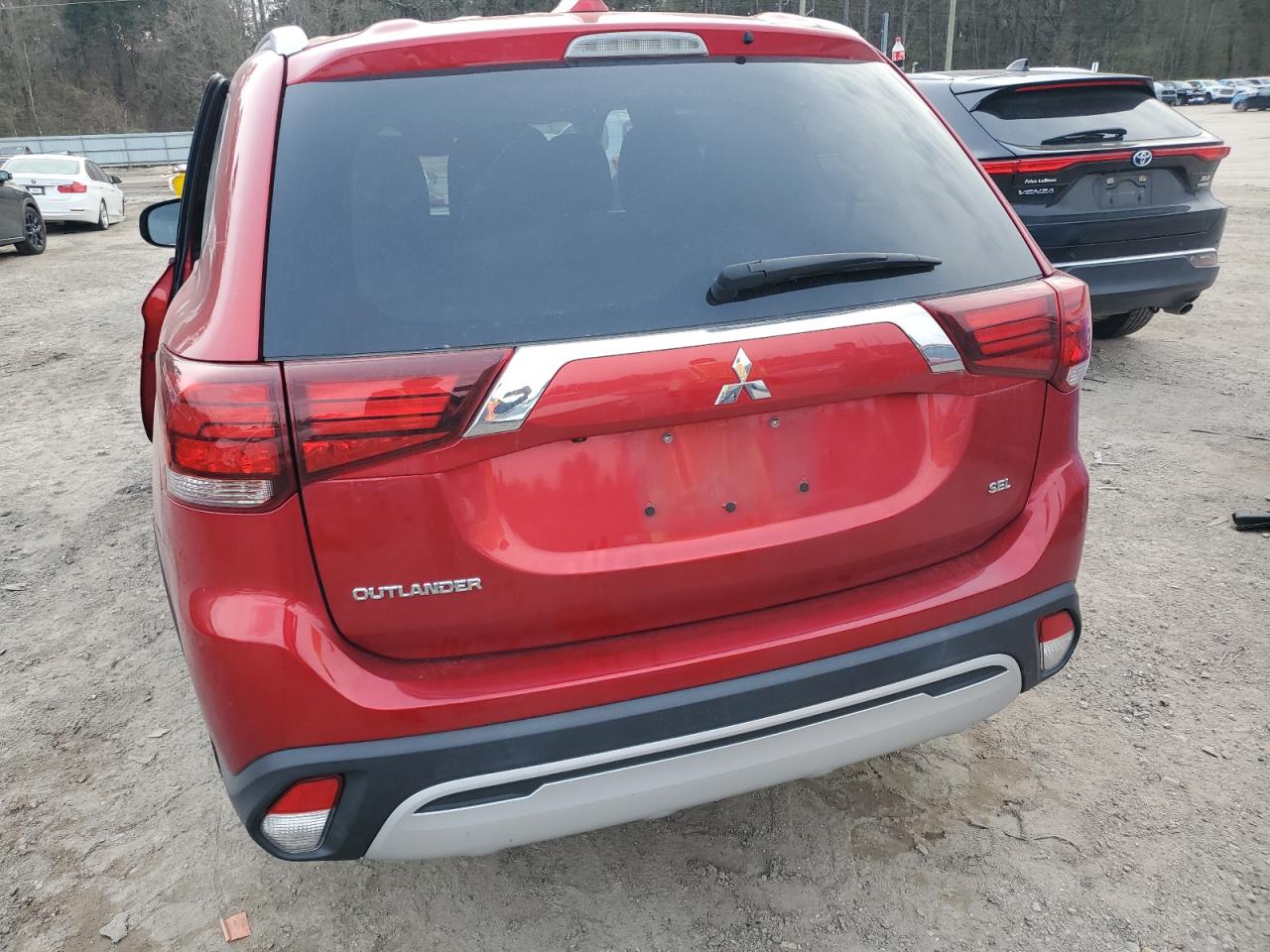 2020 Mitsubishi Outlander - Image 6