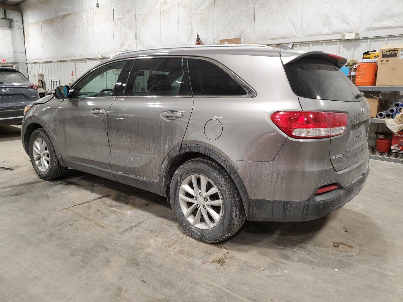 2016 Kia Sorento - Image 2