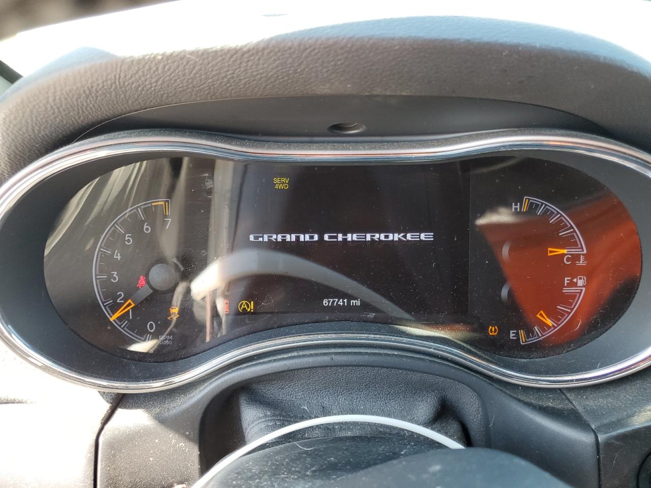 2018 Jeep Grand Cherokee - Image 9