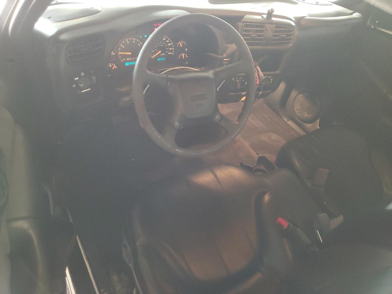2000 GMC Sonoma - Image 8