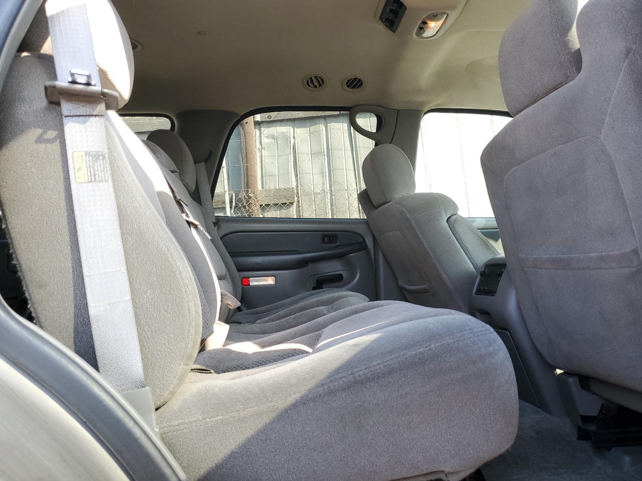 2003 Chevrolet Tahoe - Image 11