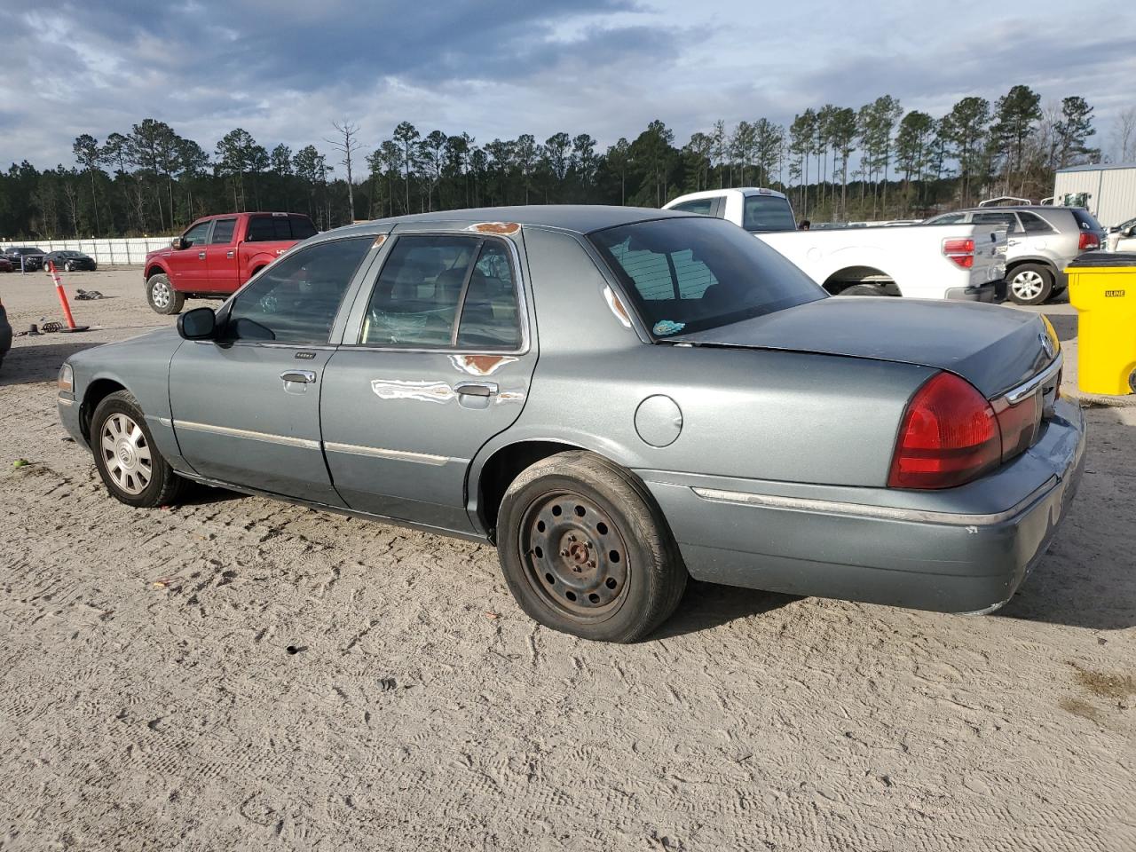 2003 Mercury Grand Marquis - Image 2