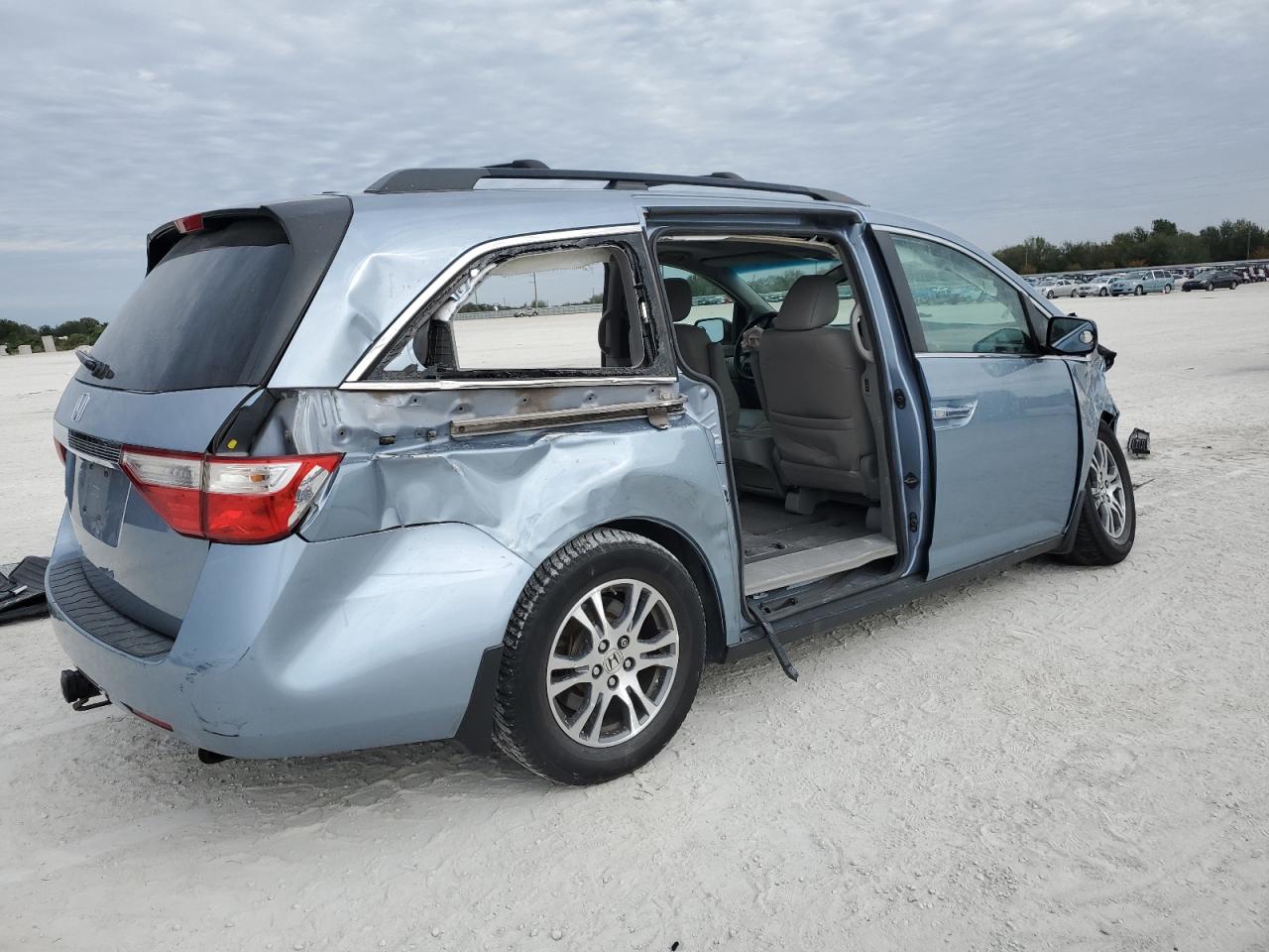 2012 Honda Odyssey - Image 3