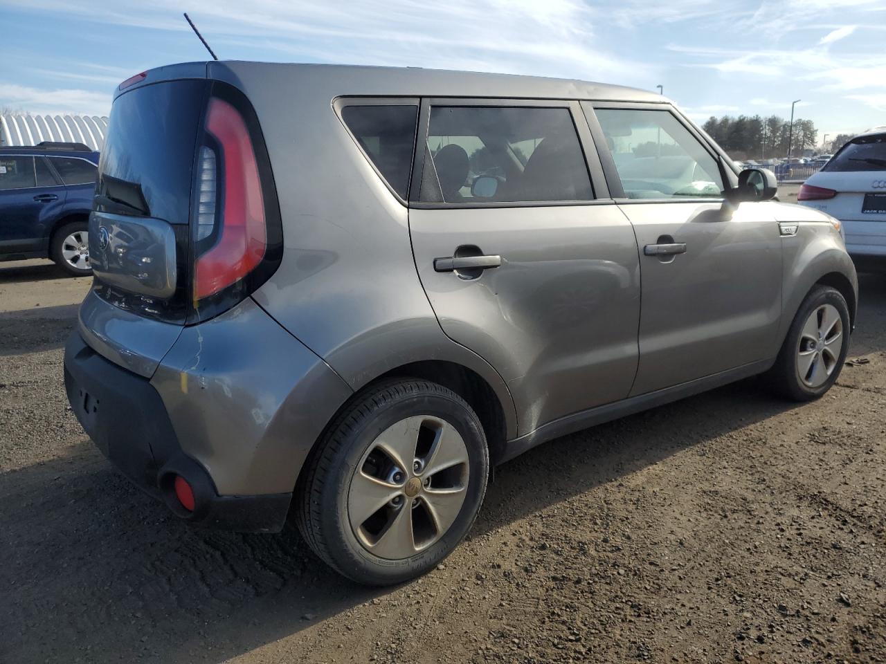 VIN KNDJN2A28F7181060 2015 KIA SOUL no.3