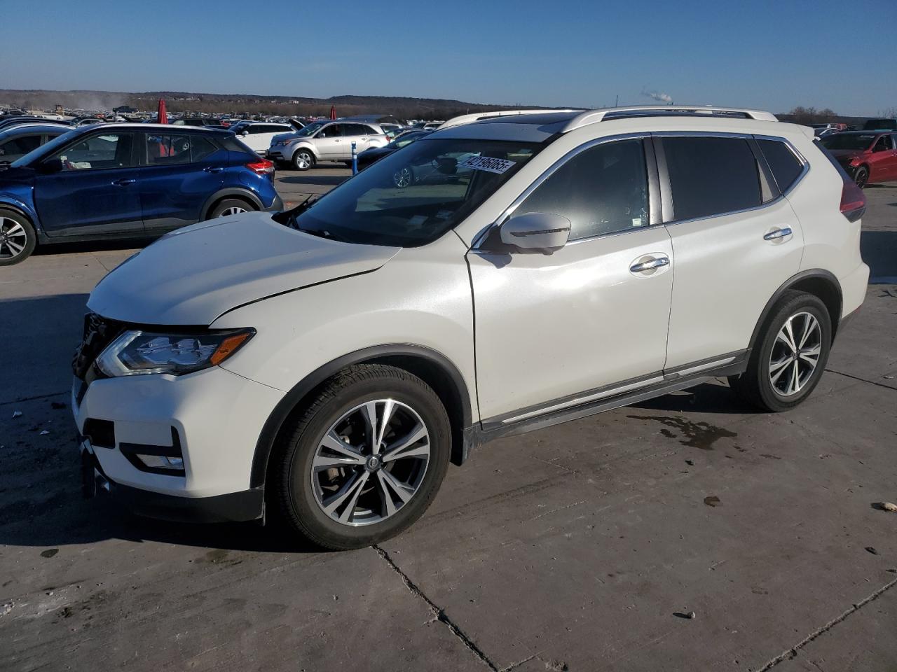 2018 Nissan Rogue - Image 1