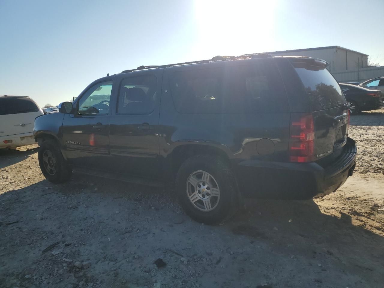 2011 Chevrolet Suburban - Image 2