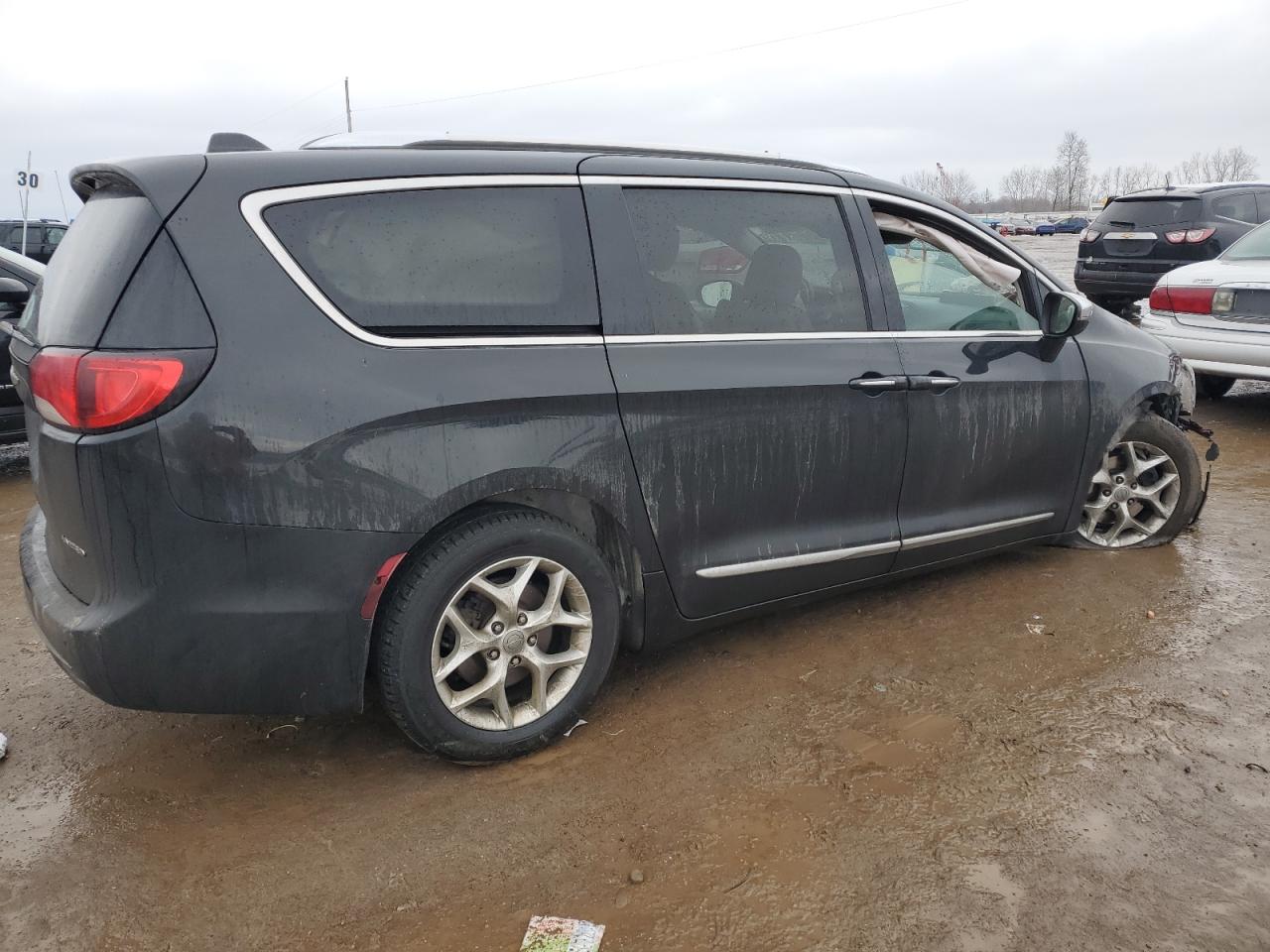 2020 Chrysler Pacifica - Image 3