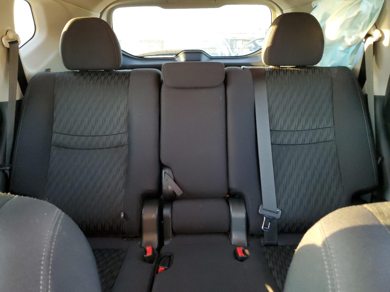2019 Nissan Rogue - Image 10