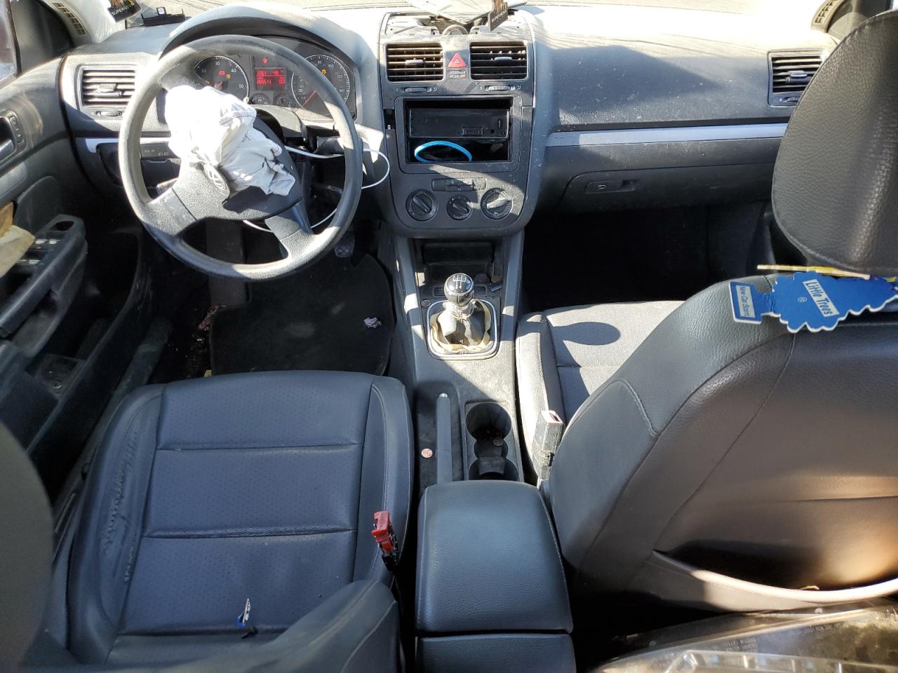 2006 Volkswagen Jetta - Image 8