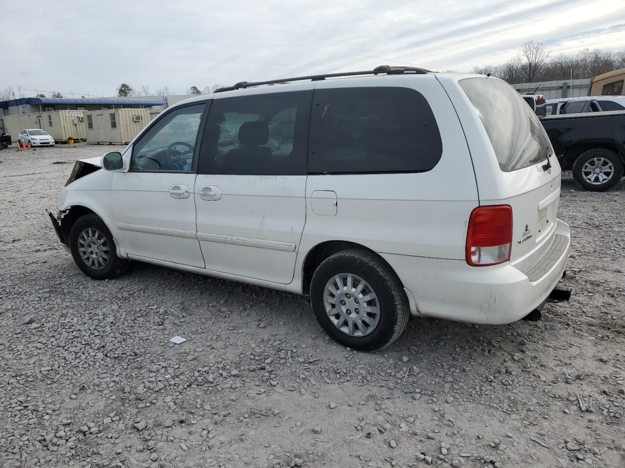 2002 Kia Sedona - Image 2