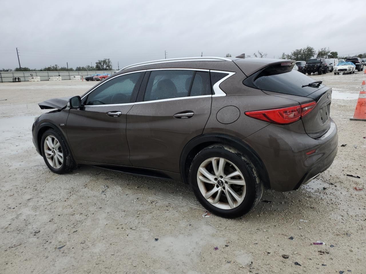 2017 Infiniti QX30 - Image 2