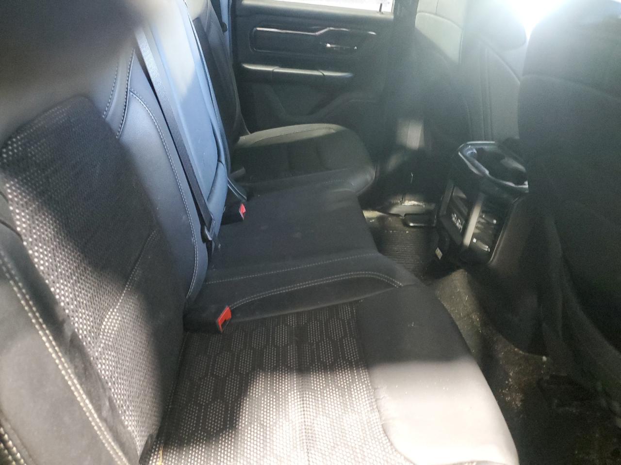 2021 RAM 1500 - Image 10