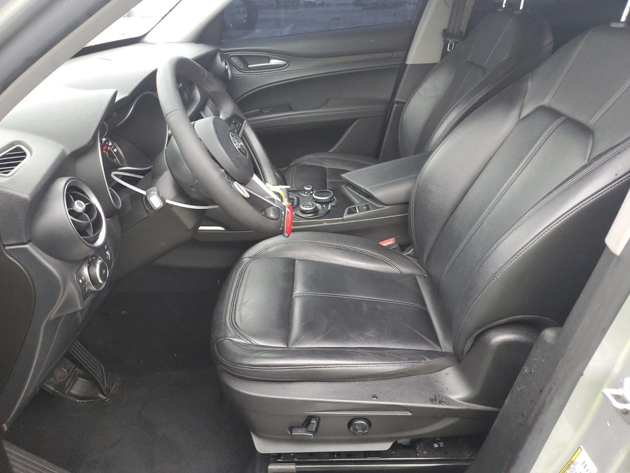 2018 Alfa Romeo Stelvio - Image 7