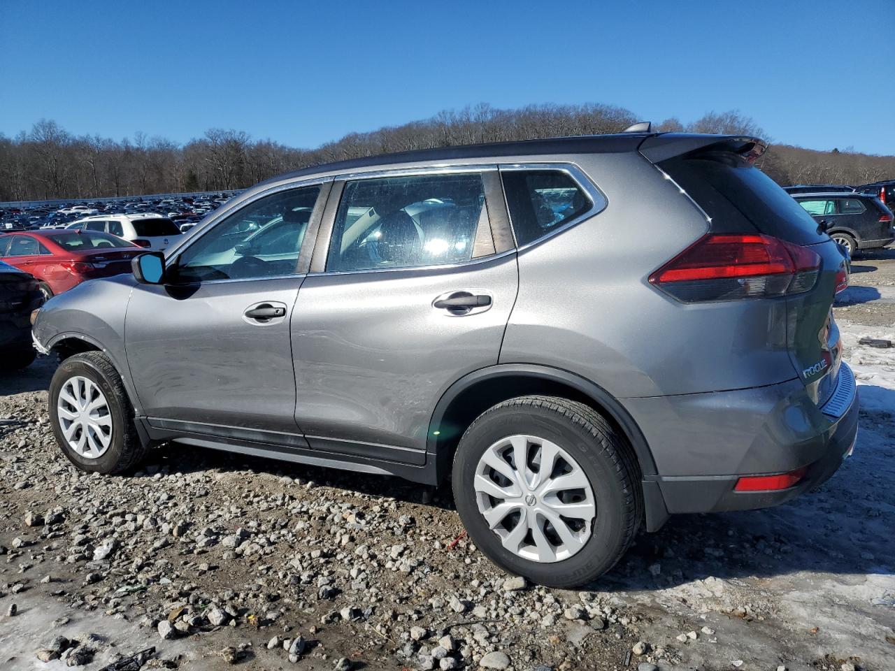 2017 Nissan Rogue - Image 2