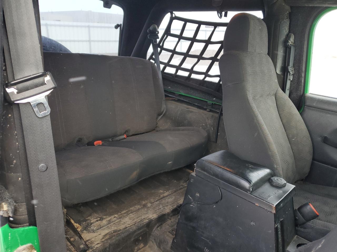 2004 Jeep Wrangler - Image 11