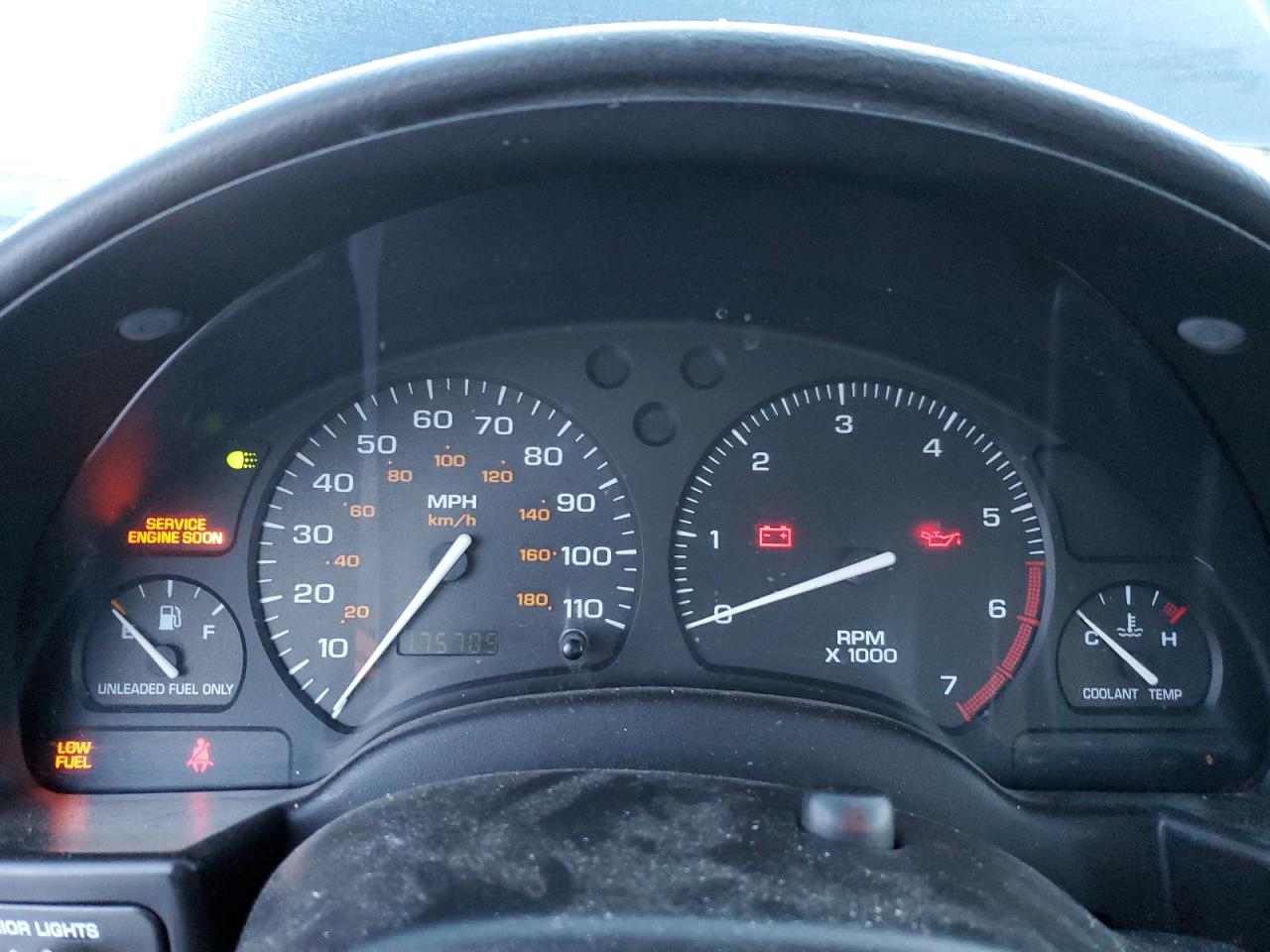 1999 Saturn SL - Image 9