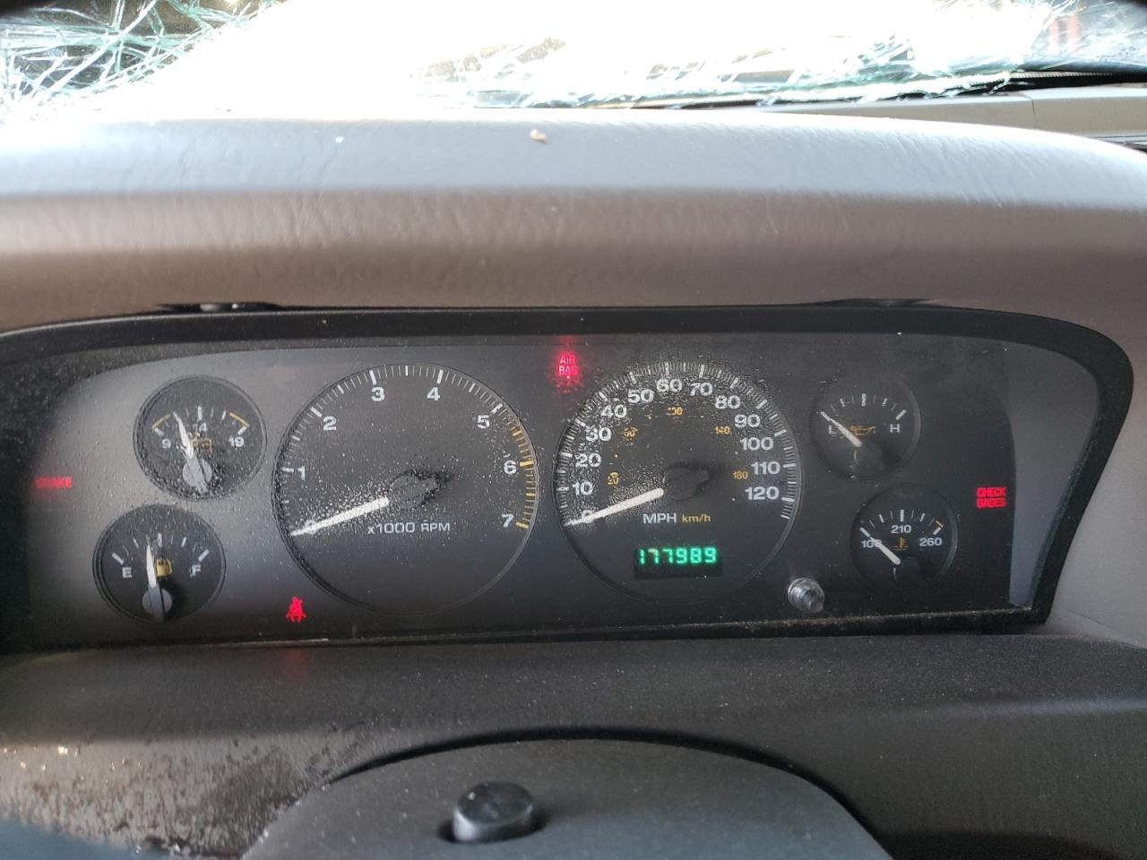 2004 Jeep Grand Cherokee - Image 9