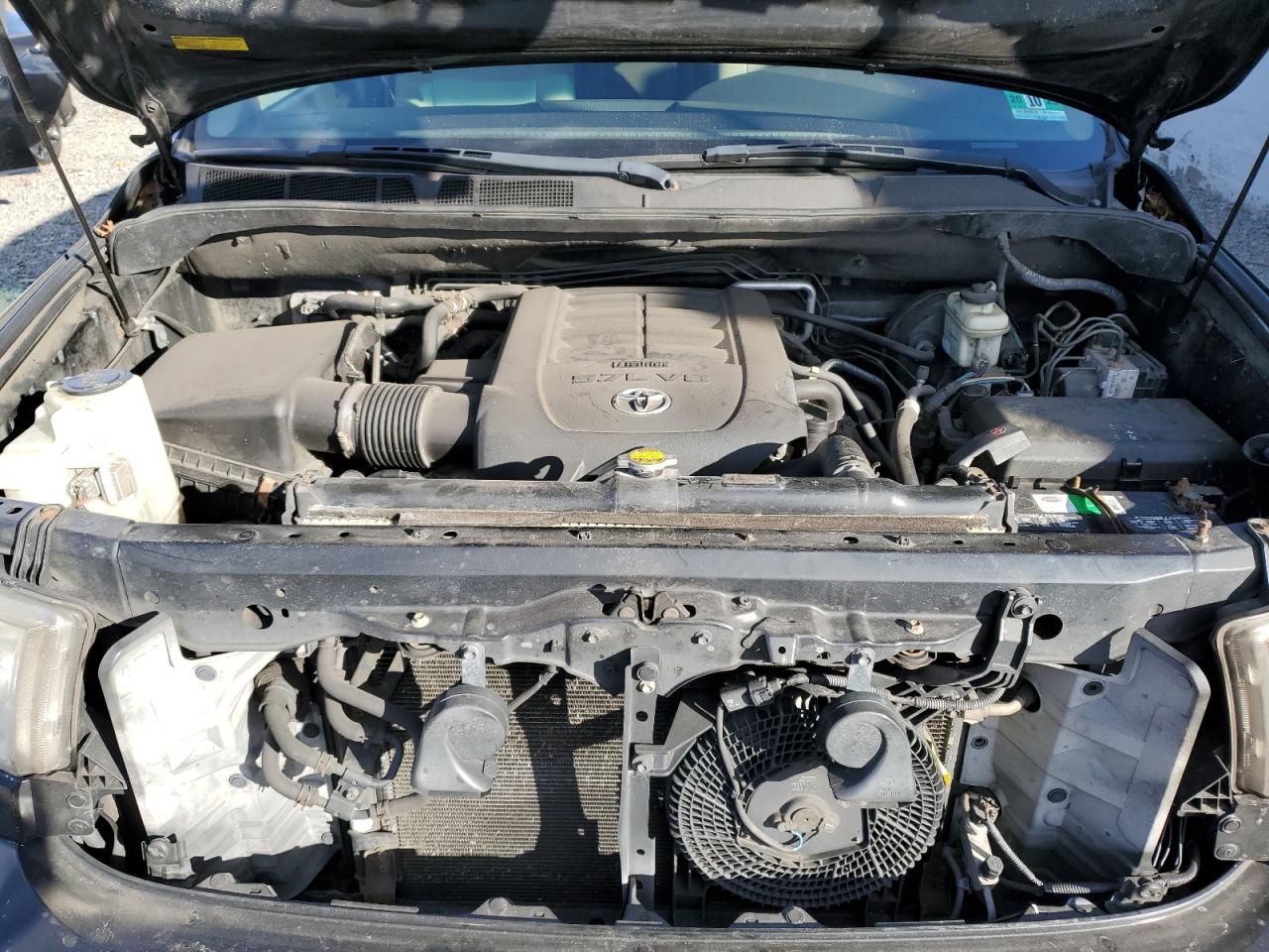 2011 Toyota Sequoia - Image 12
