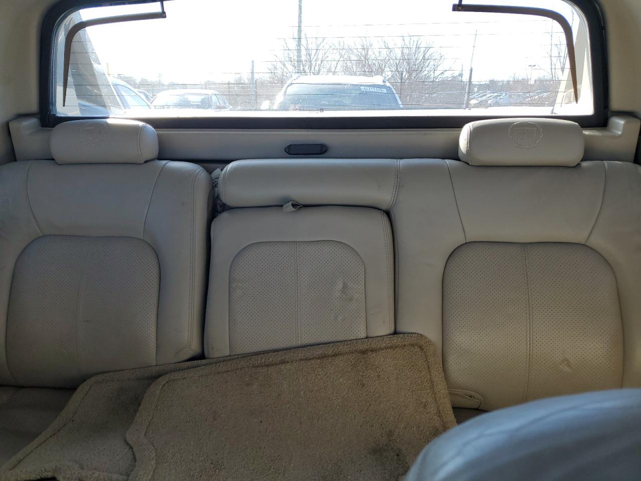 2002 Cadillac Escalade - Image 10