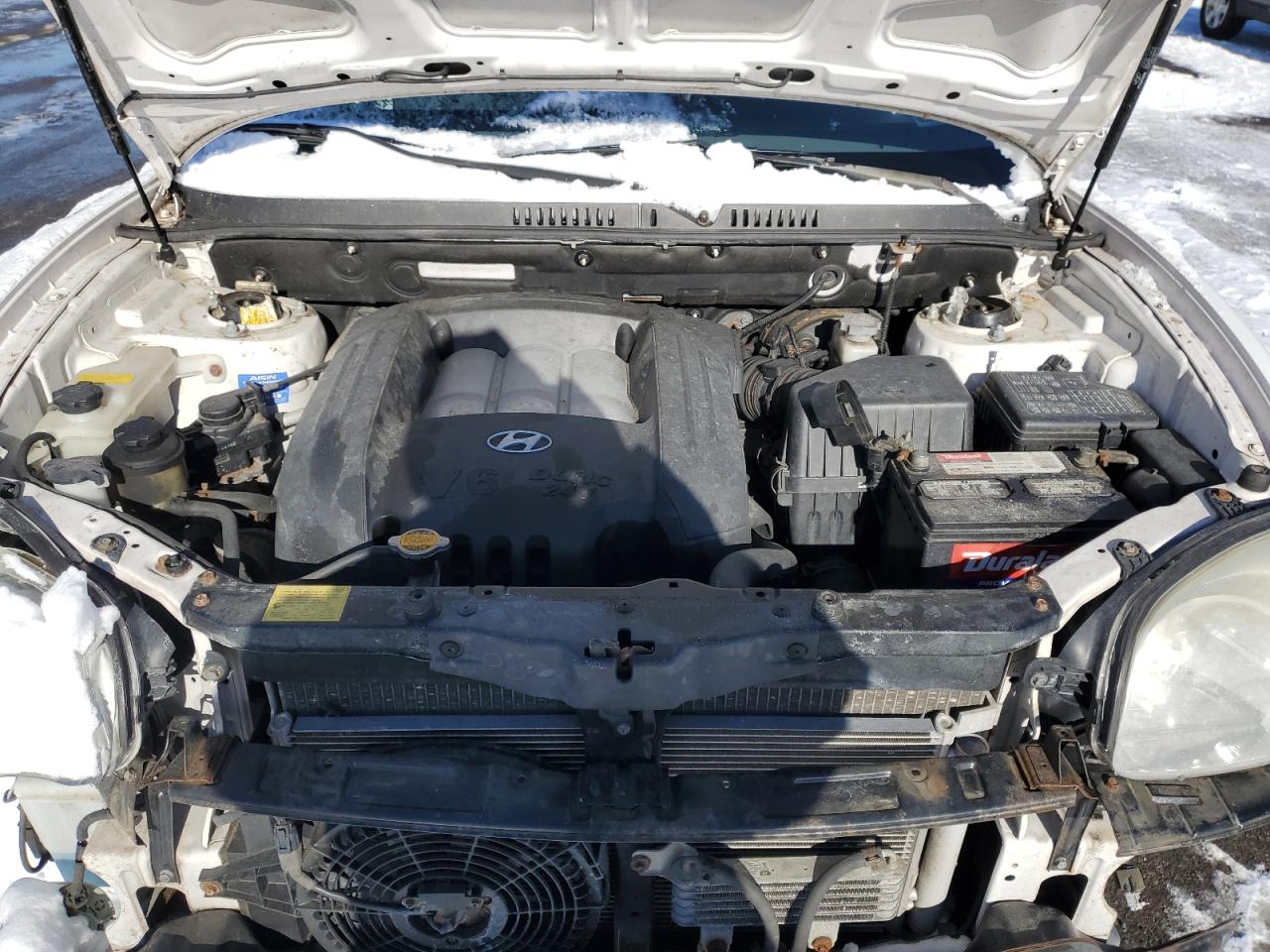 2004 Hyundai Santa Fe - Image 12