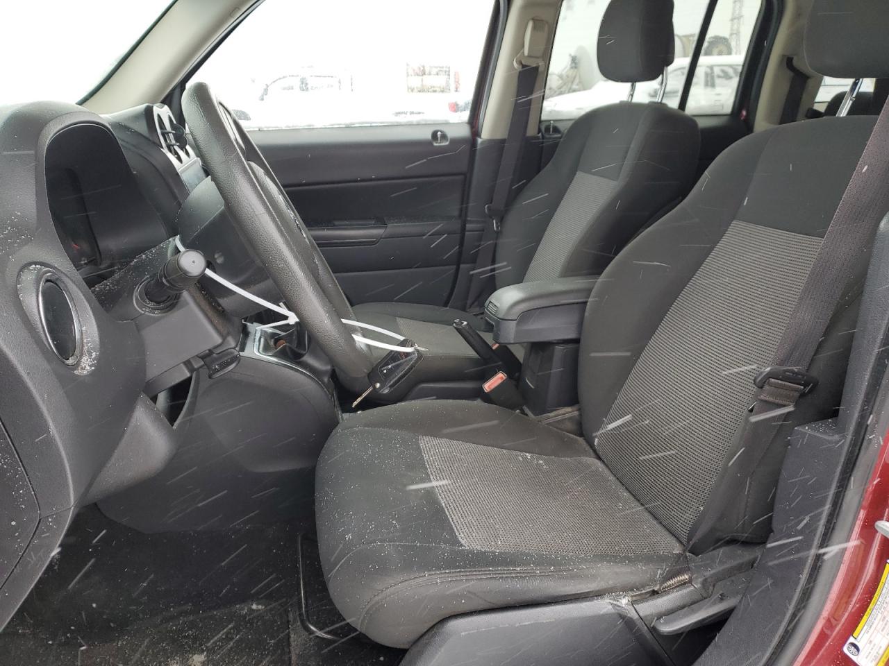 2012 Jeep Liberty (Patriot) - Image 7