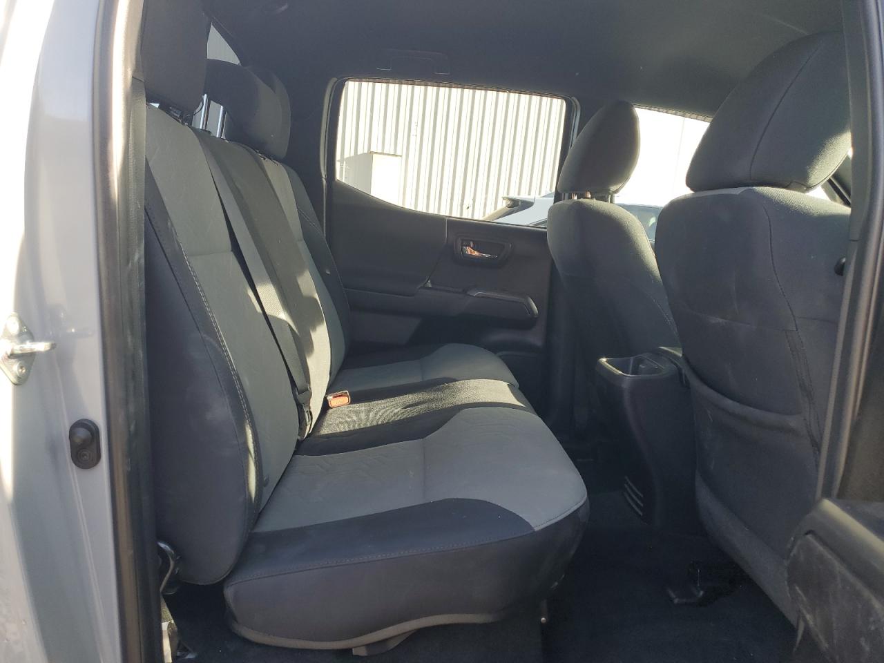 2020 Toyota Tacoma - Image 10