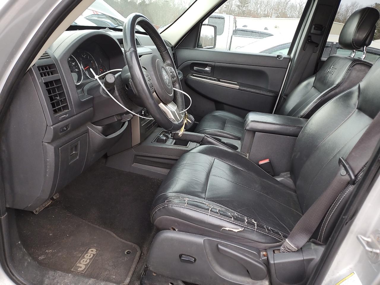 2011 Jeep Liberty (North America) - Image 7