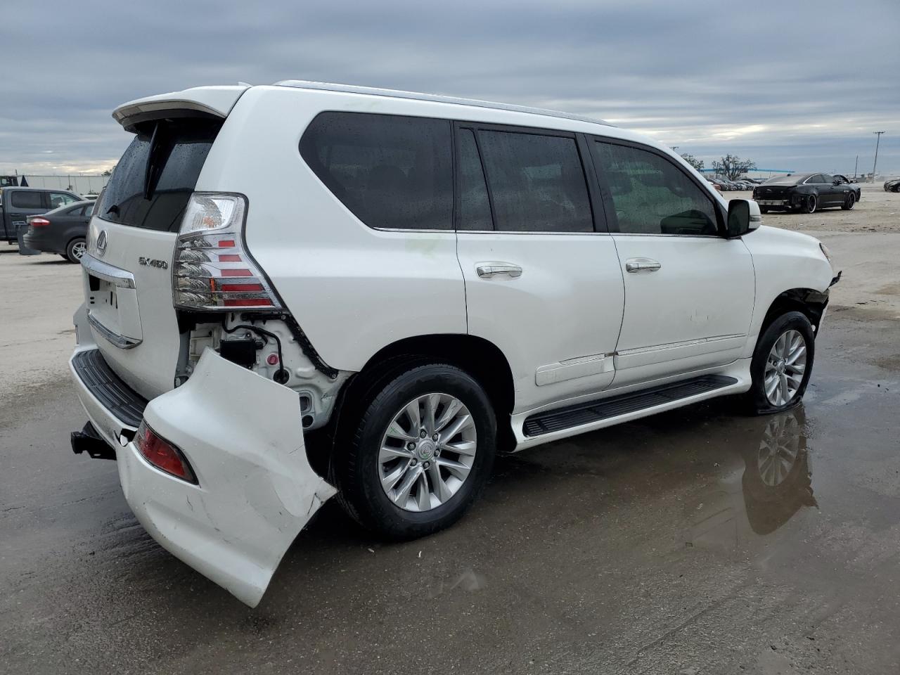 2016 Lexus GX - Image 3