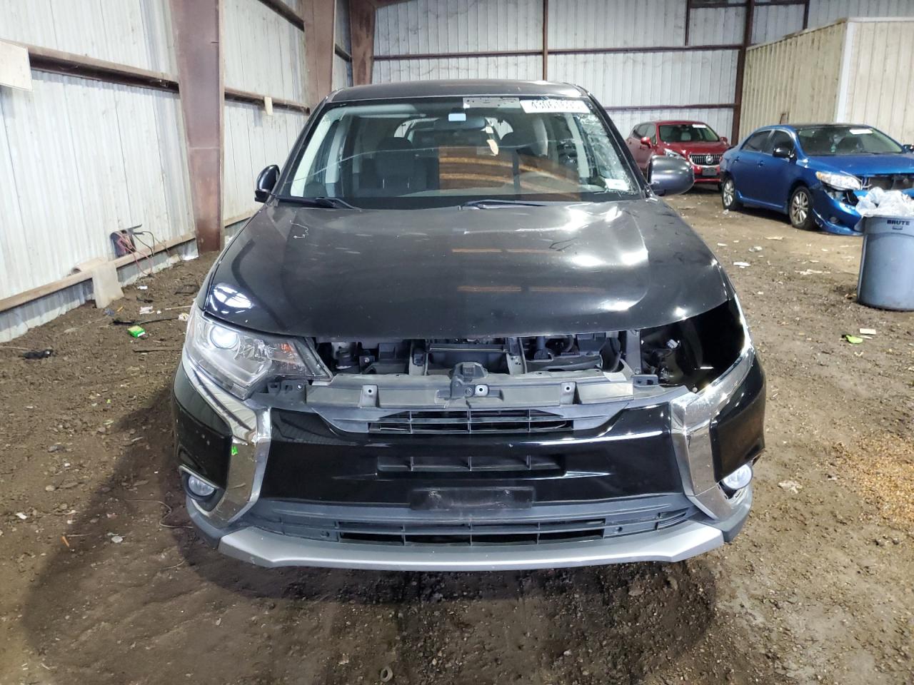 2018 Mitsubishi Outlander - Image 5