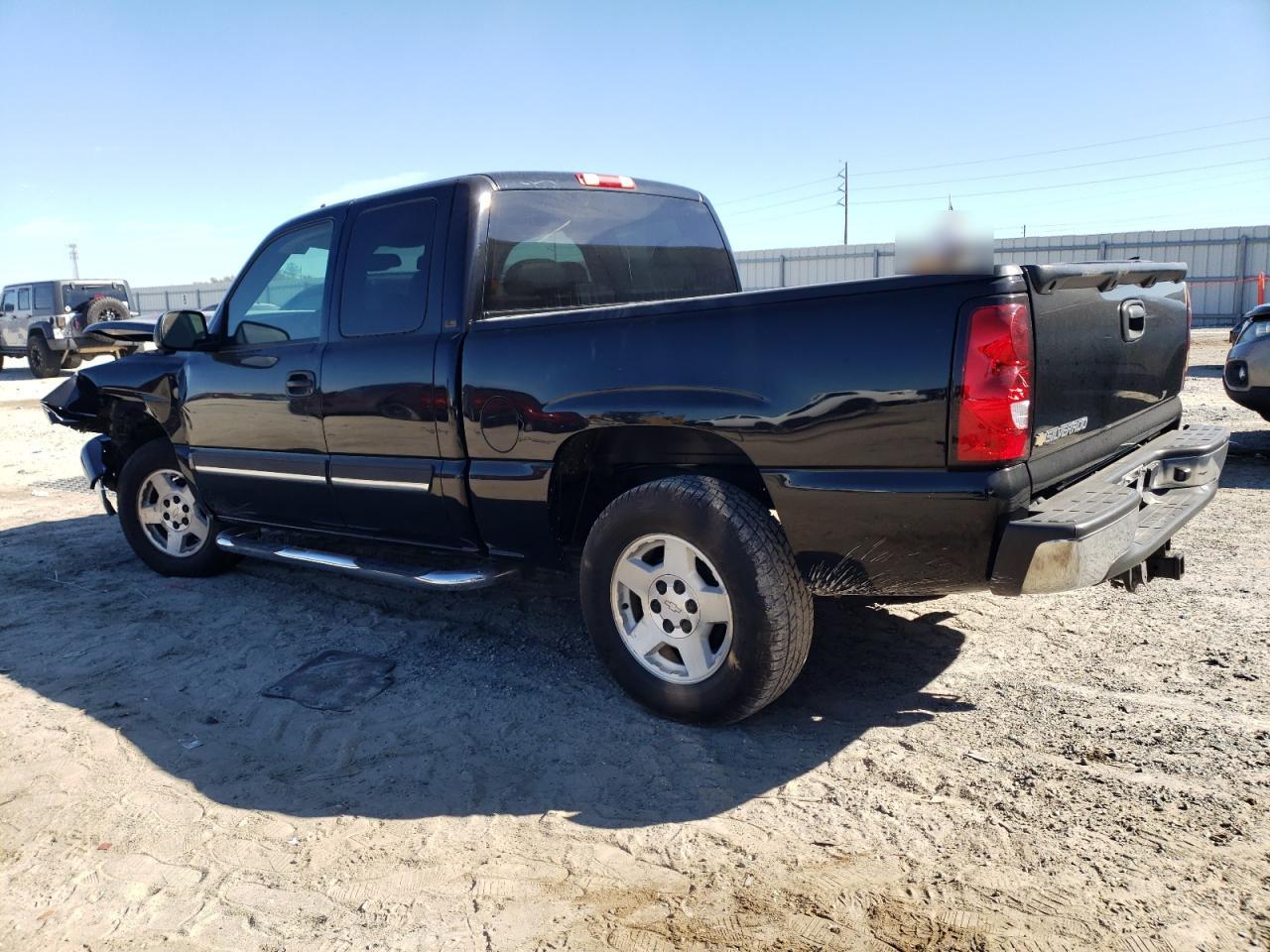 2006 Chevrolet Silverado - Image 2