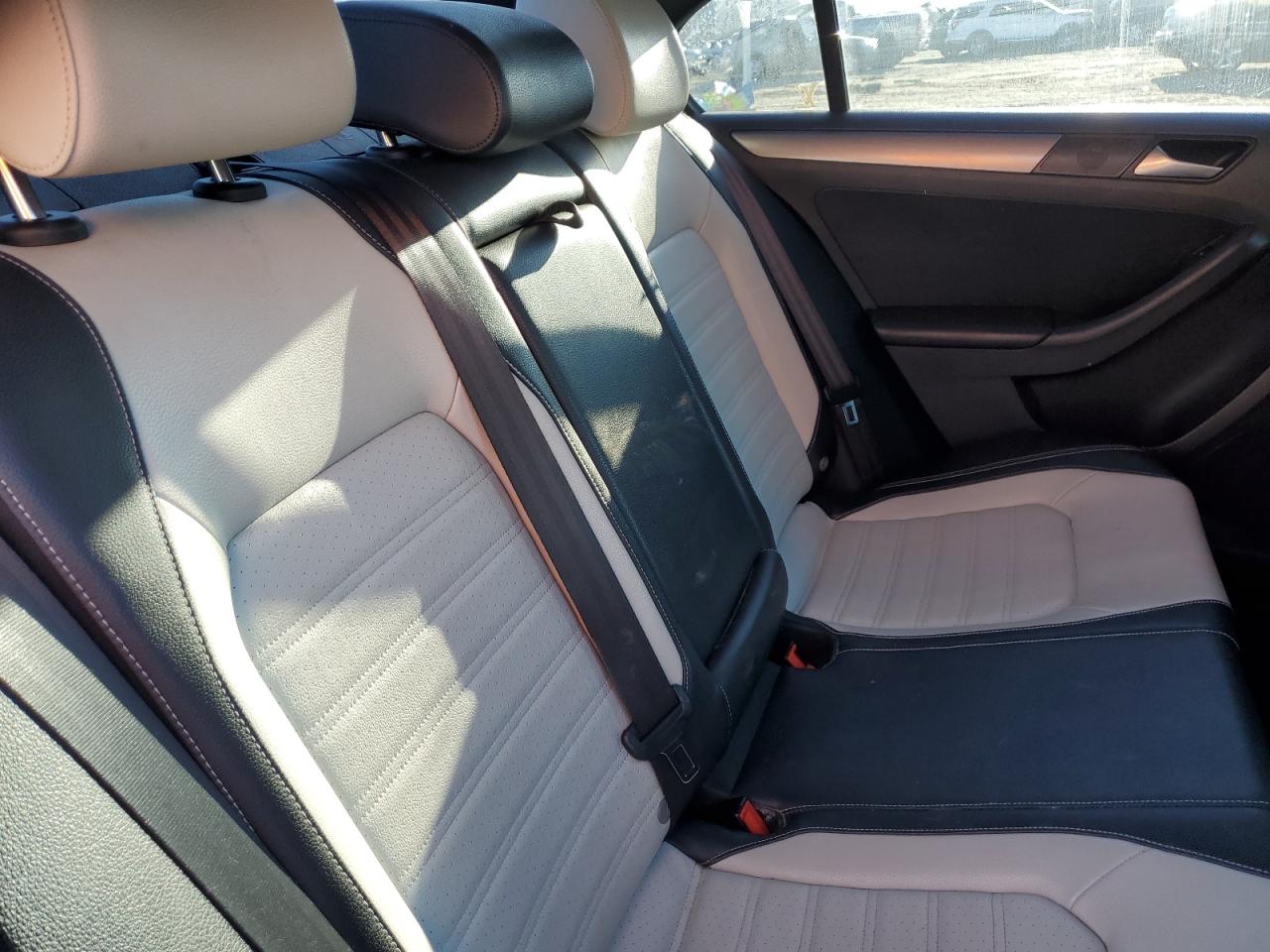 2016 Volkswagen Jetta - Image 10
