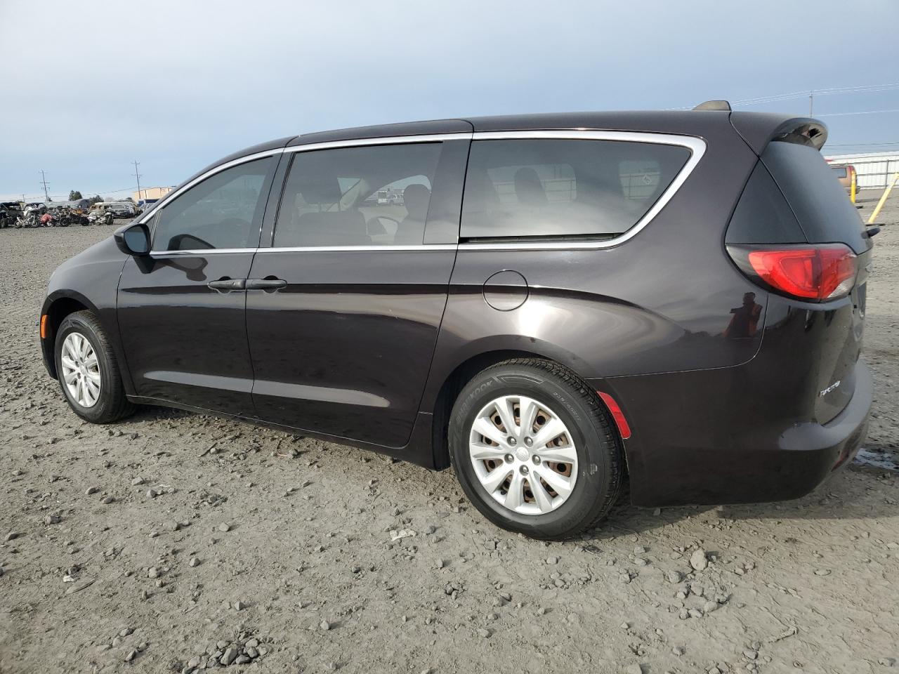 2019 Chrysler Pacifica - Image 2
