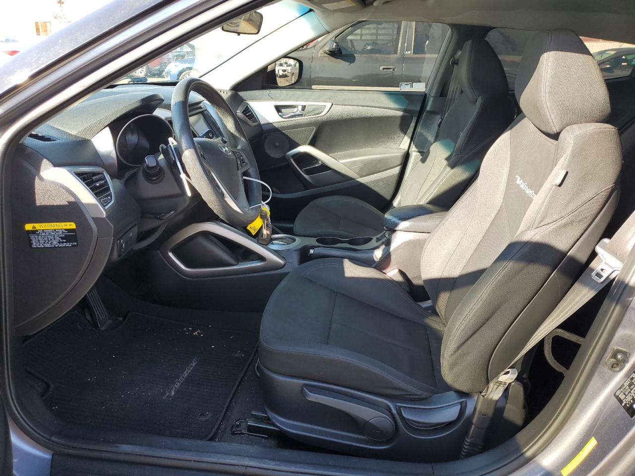 2016 Hyundai Veloster - Image 7