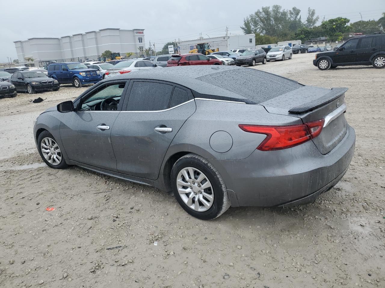 2017 Nissan Maxima - Image 2