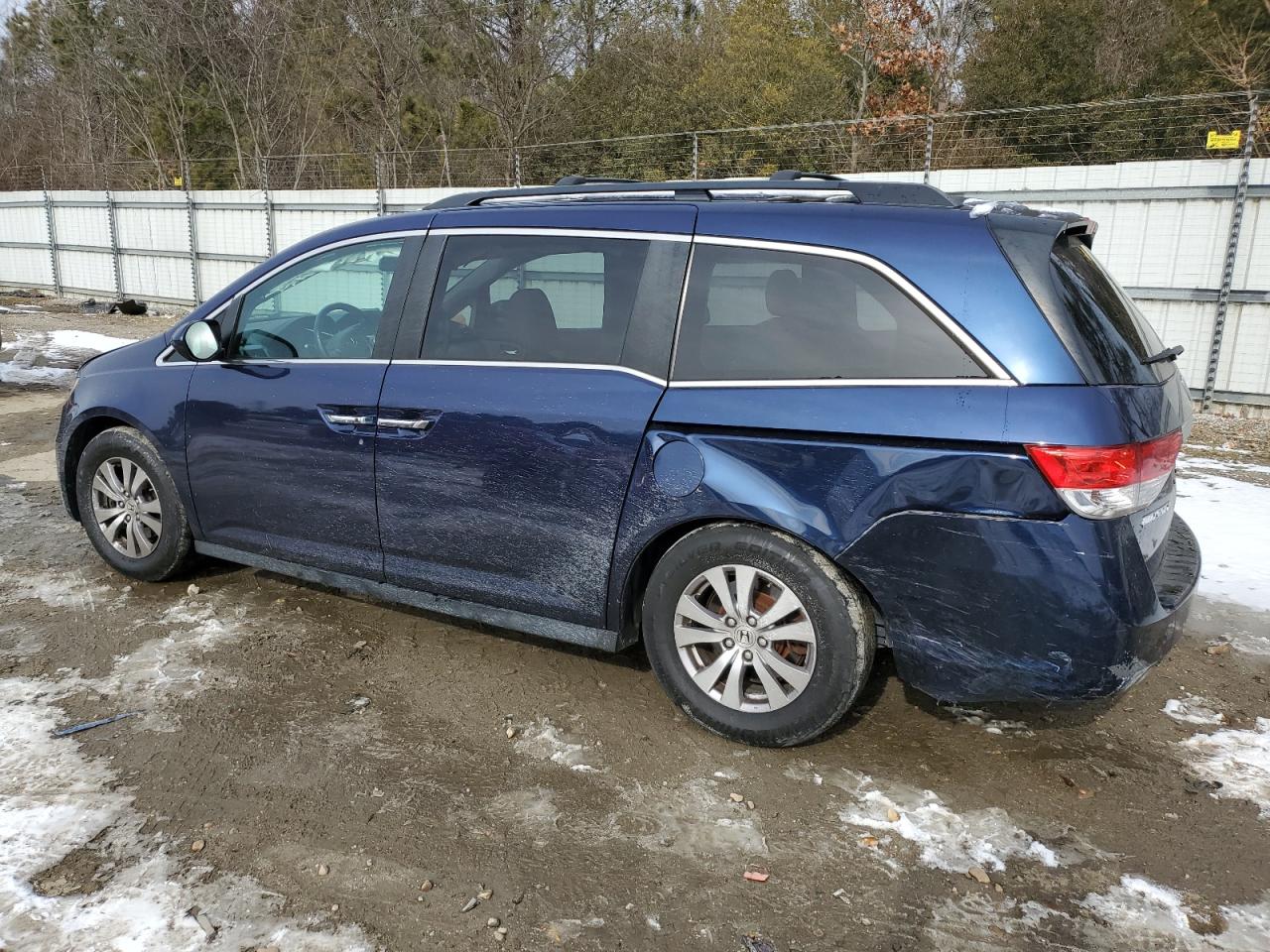 2015 Honda Odyssey - Image 2