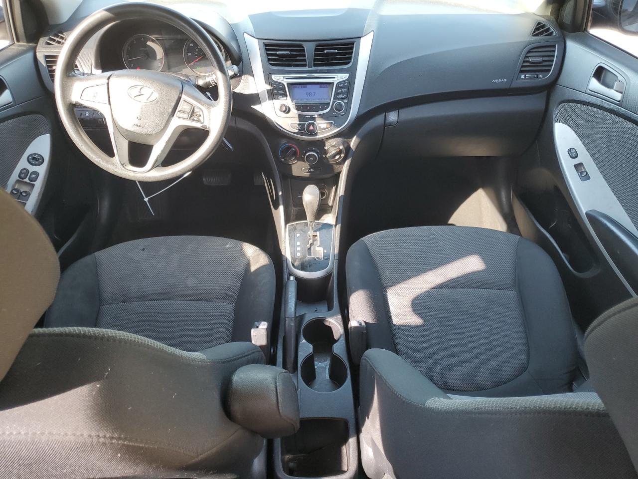 2013 Hyundai Accent - Image 8