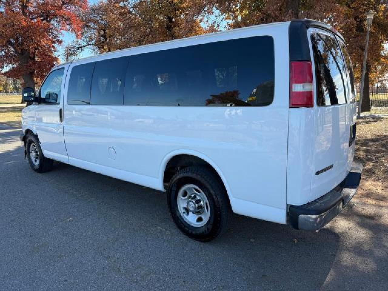 VIN 1GAZGPFG9H1176592 2017 CHEVROLET EXPRESS no.3