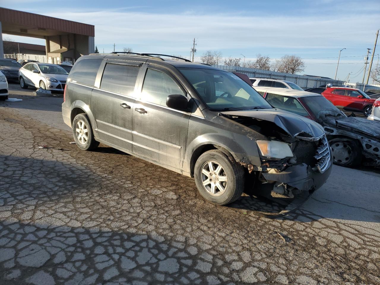 2009 Chrysler Town & Country - Image 4