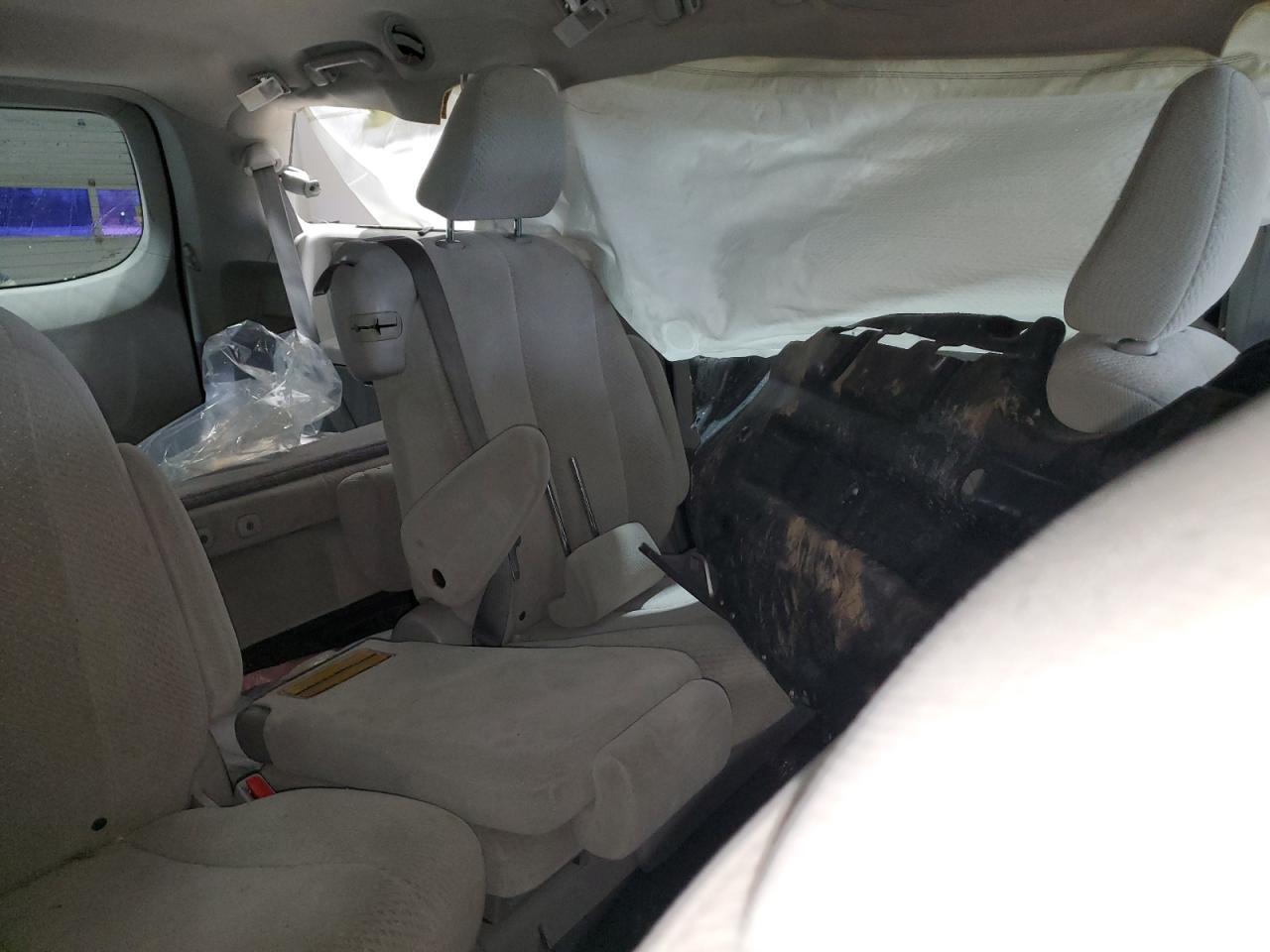 2011 Toyota Sienna - Image 11