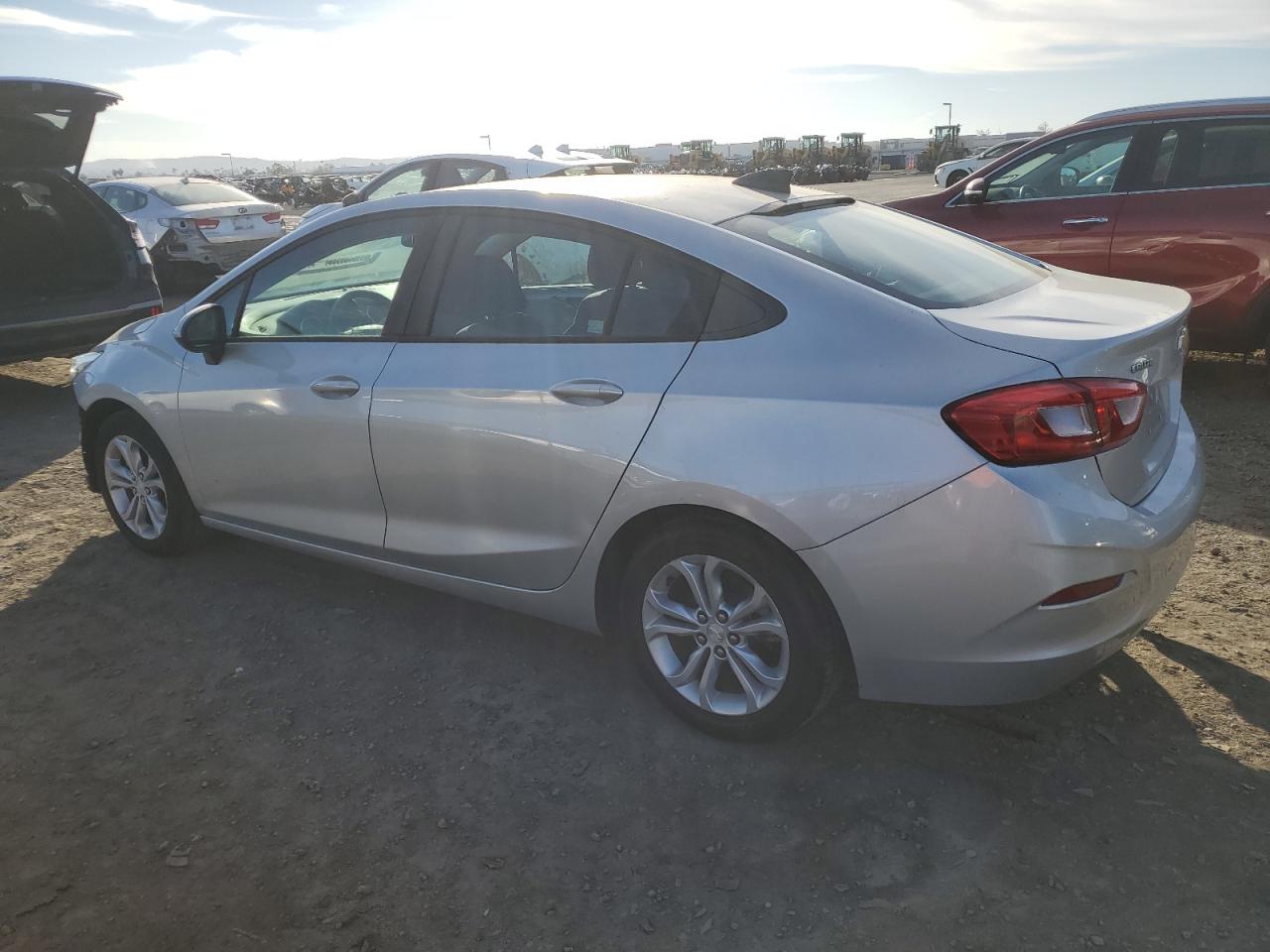 2019 Chevrolet Cruze - Image 2