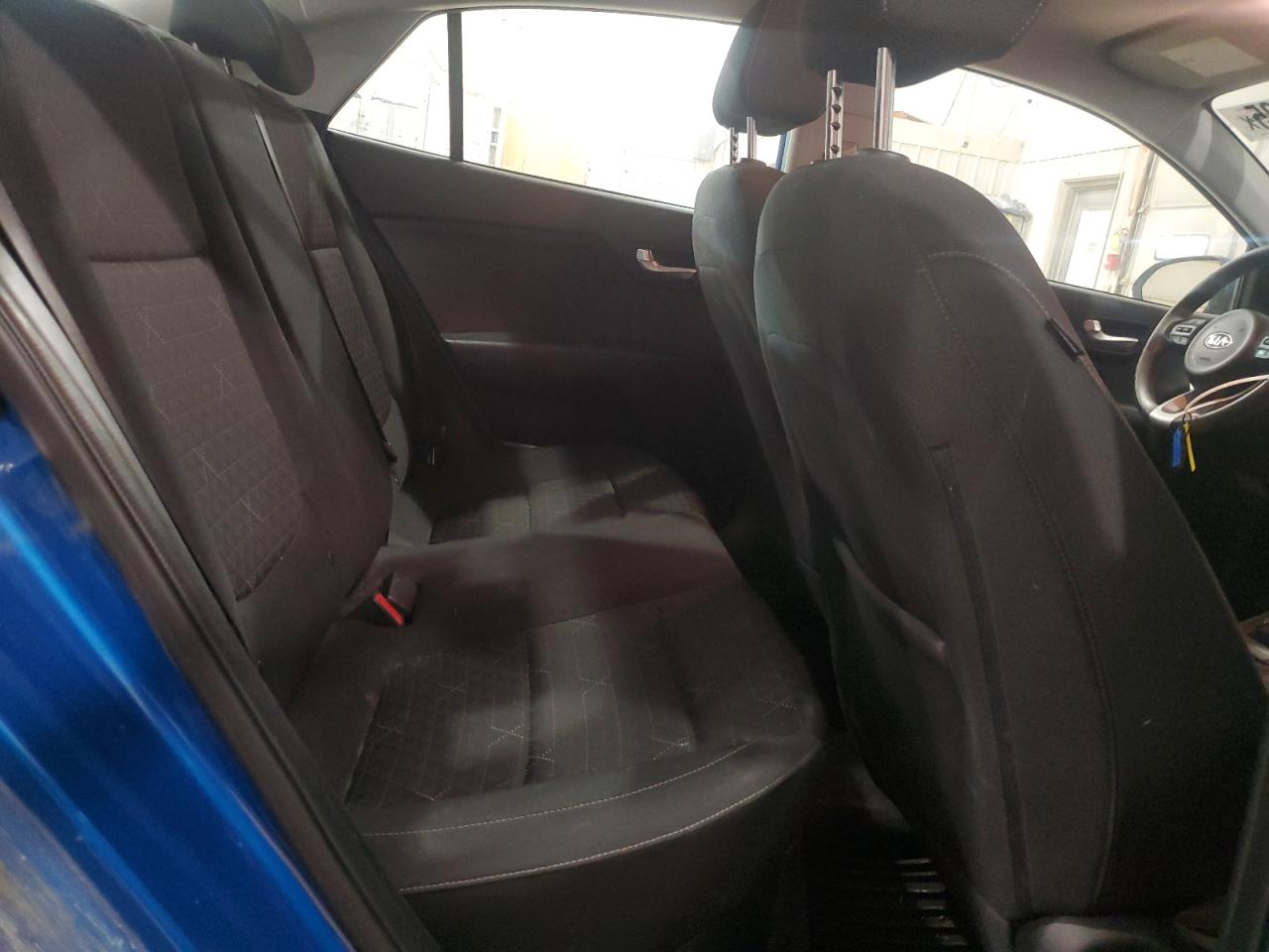 2021 Kia Rio - Image 10
