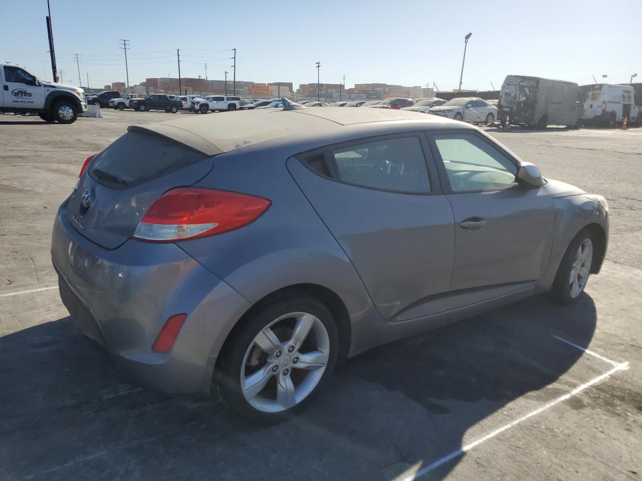 VIN KMHTC6AD2FU236929 2015 HYUNDAI VELOSTER no.3