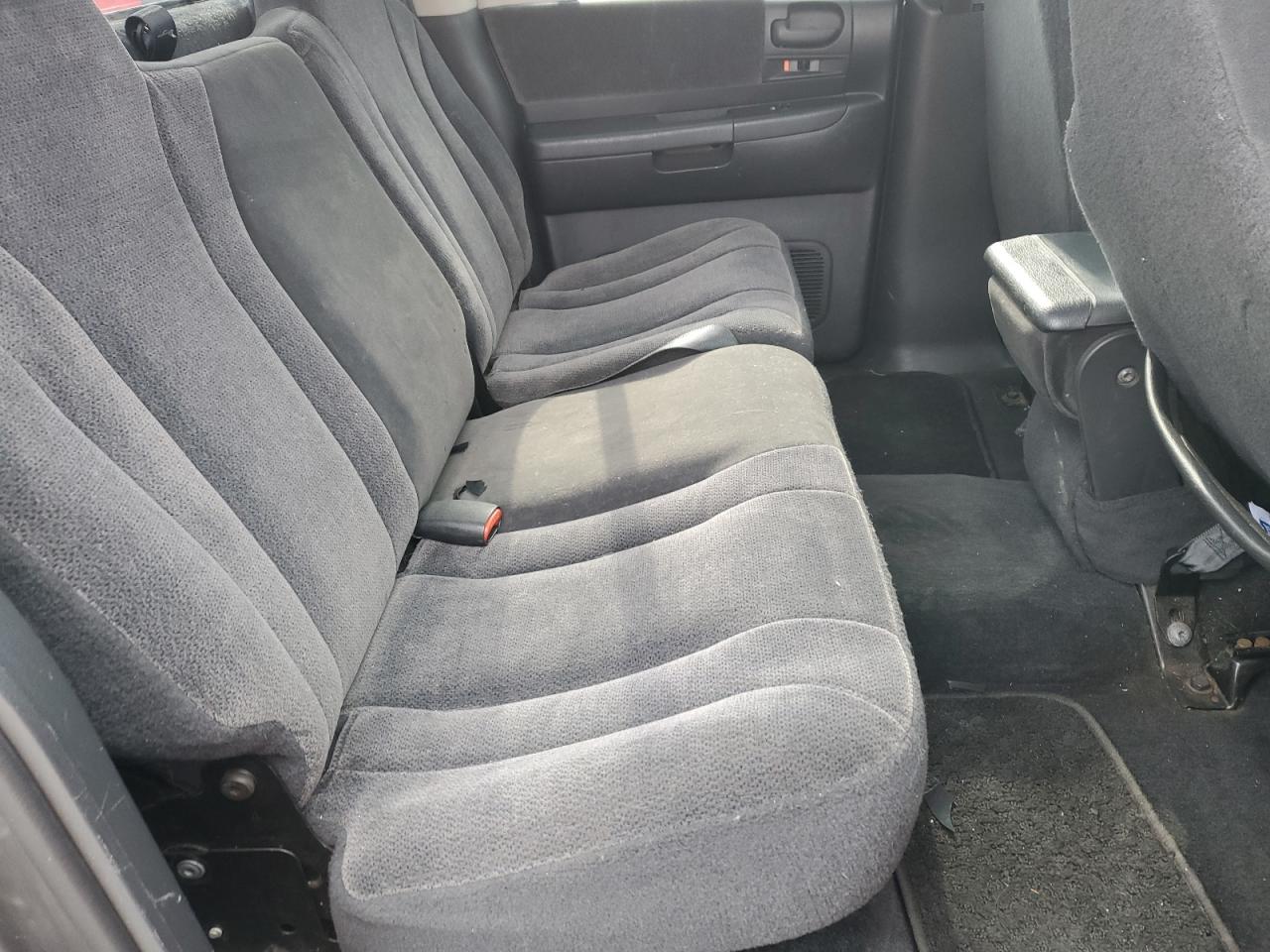 2004 Dodge Dakota - Image 10